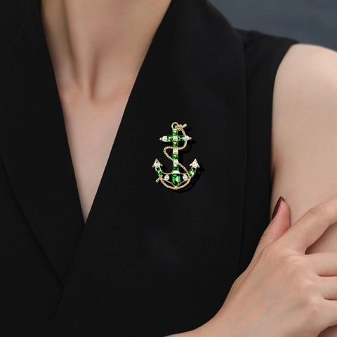 Broche de Ancla Barroco Vintage Aleación Bañada en Oro Cristal Verde Perla Artificial Blanca Pin de Marinero para Joyería de Moda Mujeres Hombres