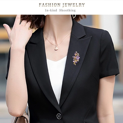 Vintage Alloy Rhinestone Glass Flower Bouquet Brooch For Women Elegant Purple Gold Crystal Floral Corsage Pin For Wedding Banquet