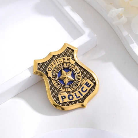 Vintage Zinc Alloy Police Badge Brooch Gold Shield Shape Star Enamel Pin Costume Halloween Party Accessories For Men Women