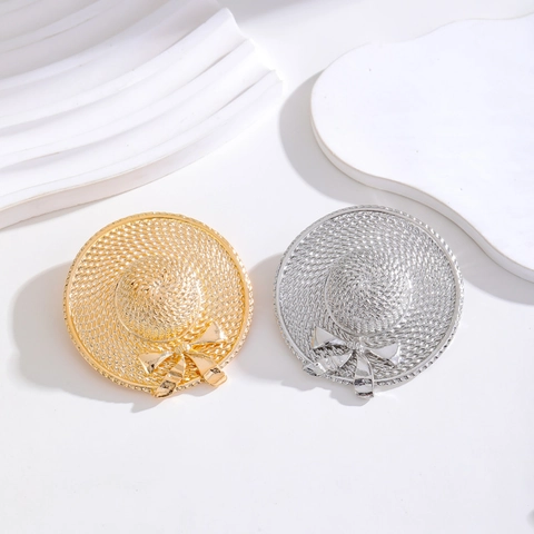Vintage Zinklegierung Strohhut Form Brosche Mit Schleife Webstruktur Gold Silber Galvanisiert Mode Pin Schmuck Für Damen Herren