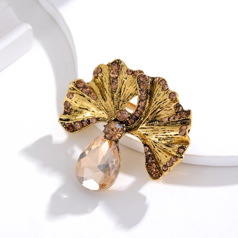 Vintage Ginkgo Leaf Brooch Antique Gold Plated Alloy Rhinestone Crystal Pin Elegant Jewelry For Women Men Banquet Gift
