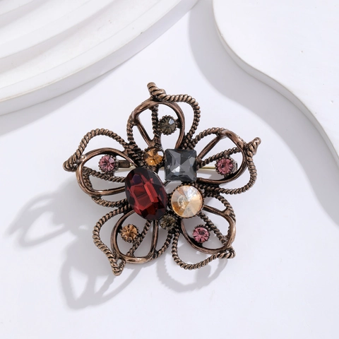 Vintage Palace Style Hollow Floral Alloy Brooch Multi-Color Rhinestone Pearl Inlaid Antique Bronze Corset Pin For Women Jewelry