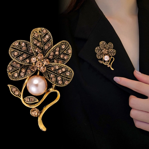 Vintage Legierung Blumen Brosche Mit Strass Und Rosa Künstliche Perlenimitat Eleganter Barock Pin Für Damen Anzug Accessoires Schmuck Geschenk
