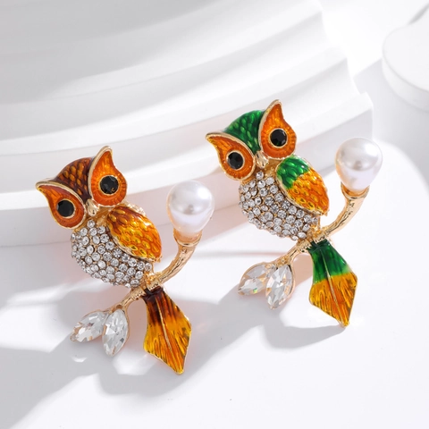 Luxe Emaille Uil Brosche Voor Dames Heren Zinklegering Strass Dier Pin Met Kunstparel Elegante Kleding Sieraden Cadeau