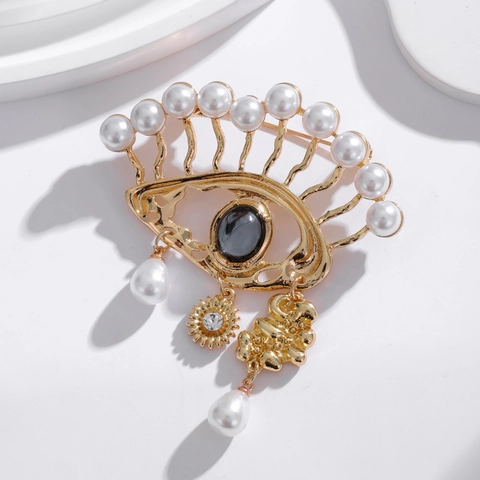 Vintage Evil Eye Brooch Gold Alloy Faux Pearl Rhinestone Tassel Surrealist Artistic Breastpin For Women Party Jewelry