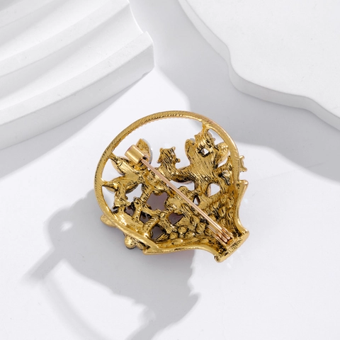 Vintage Alloy Flower Basket Brooch Multicolor Rhinestone Antique Gold Floral Corsage Badge Lapel Pin Women Accessories