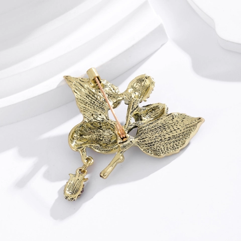 Spilla Vintage in Lega di Zinco a Forma di Uccello e Fragola da Donna Elegante Spilla in Smalto con Strass Accessorio per Abito