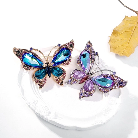 Spilla Vintage a Farfalla in Cristallo Lega Strass Colorata Animale per Abiti da Donna Banchetto Elegante Accessorio Gioielli