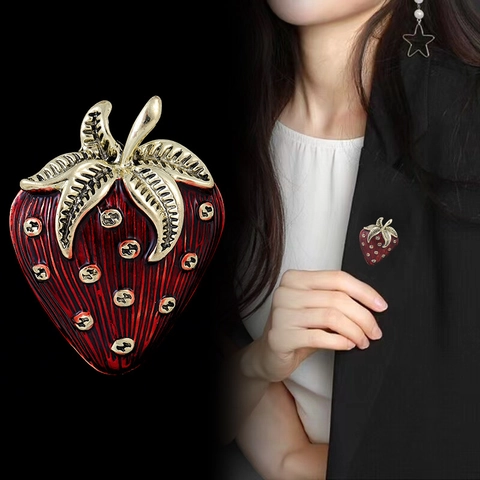 Spilla Vintage a Fragola per Donna in Lega Smalto Rosso Oro Frutta Spilla per Abiti Cappotti Gioielli di Moda Regalo