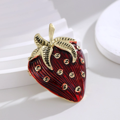 Spilla Vintage a Fragola per Donna in Lega Smalto Rosso Oro Frutta Spilla per Abiti Cappotti Gioielli di Moda Regalo