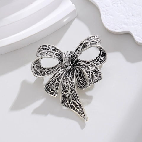 Vintage Zinc Alloy Bowknot Brooch Pin For Women Antique Gold Silver Plated Rhinestone Bow Breastpin Decorative Jewelry For Banquet Wedding