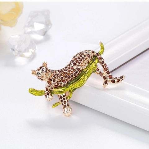 Spilla in Smalto a Forma di Leopardo Vintage in Lega Dorata di Alta Qualità Pin Animale per Donna Banchetto Matrimonio Gioielli