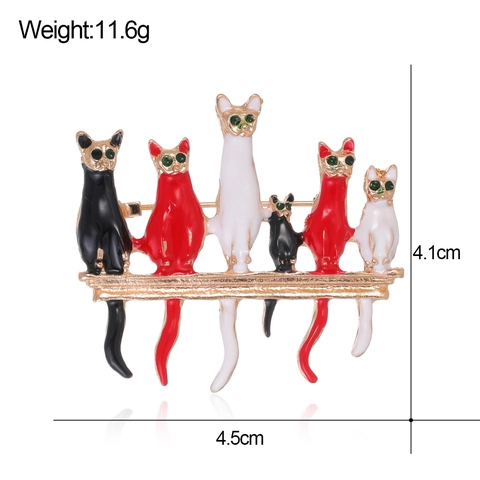 Broche de Gato de Dibujos Animados Creativo Aleación Esmalte Seis Gatos Sentados en Barra de Oro Con Ojos de Diamantes de Imitación Verdes