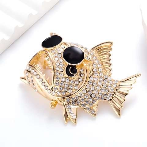 Spilla Creativa a Forma di Pesce Piranha Con Occhiali da Sole in Lega di Zinco Con Strass Incastonati Spilla Animale Divertente per Donna Uomo Gioielli di Moda