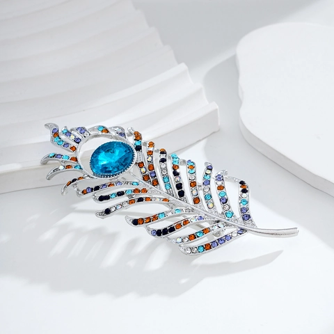 Luxury Zinc Alloy Rhinestone Peacock Feather Brooch Pin With Blue Crystal Elegant Women Banquet Wedding Jewelry Accessories