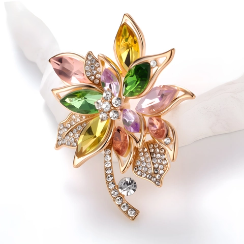 Vintage Zinc Alloy Crystal Flower Brooch For Women Elegant Rhinestone Floral Pin For Suit Coat Wedding Banquet Jewelry