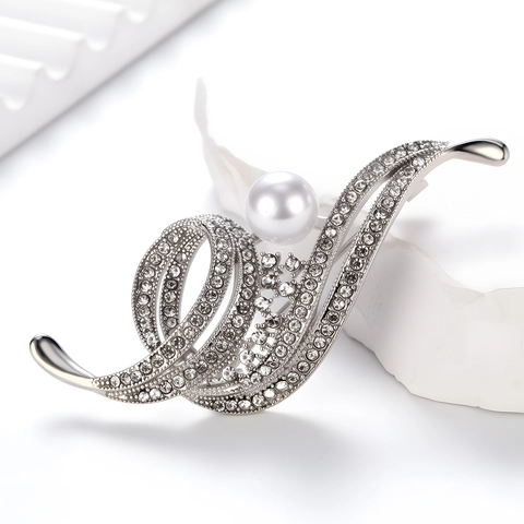 Elegante Werveling Muzieknoot Broche Pin Voor Vrouwen Volledige Strass Kunstparel Ingelegde Legering Broche Mode Trouwjurk Accessoire