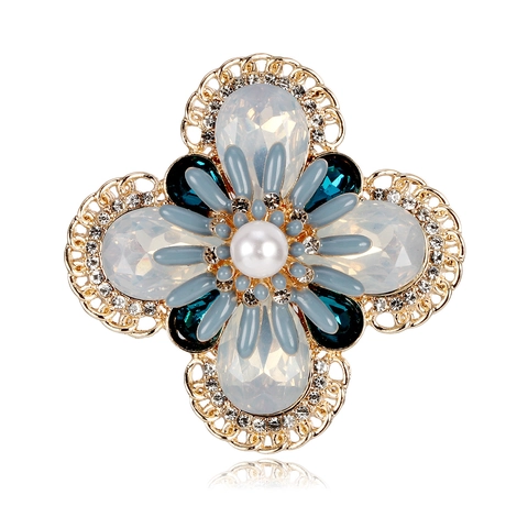 Vintage Alloy Flower Brooch For Women Gold Plated Rhinestone Artificial Pearl Four-Leaf Clover Pin Corsage Jewelry Accessory