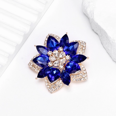 Elegant Flower Brooch For Women Luxury Alloy Rhinestone Glass Floral Breastpin For Wedding Banquet Fashion Jewelry Accessory
