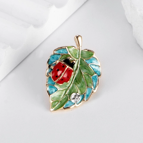Squisita Spilla a Forma di Foglia e Coccinella in Smalto per Donna Lega Strass Stile Naturale Gioielli Botanici Regalo Elegante