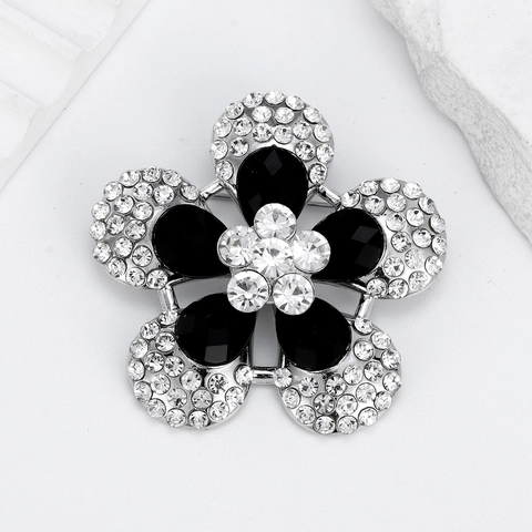 Vintage Alloy Five Petal Flower Brooch For Women With Black Water Drop Gems Silver Plated Rhinestone Corsage Pin Jewelry
