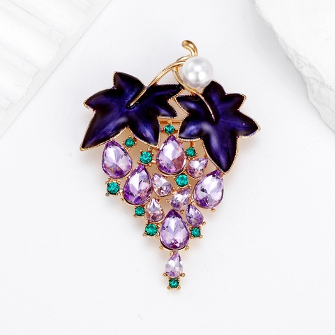 Elegante Broche de Uva Púrpura de Aleación con Strass Hoja de Esmalte y Perla de Imitación Alfiler de Frutas para Traje de Mujer Joyería