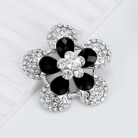 Vintage Alloy Five Petal Flower Brooch For Women With Black Water Drop Gems Silver Plated Rhinestone Corsage Pin Jewelry