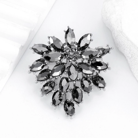 Eleganter Schneeflocken Blumen Brosche Zinklegierung Strass Marquise Kristall Brustnadel Pin Für Damen Pendeln Bankett Schmuck