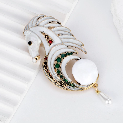 Vintage Palace Style White Enamel Horse Head Brooch Alloy Multi Color Rhinestone Imitation Artificial Pearl Animal Pin For Women Jewelry