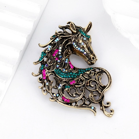 Vintage Horse Head Brooch Zinc Alloy Rhinestone Hollow Out Animal Lapel Pin For Men Women Banquet Suit Apparel Accessories