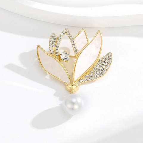 Elegante Broche de Flor de Loto Bauhinia Aleación Chapada en Oro Diamantes Perla Artificial de Imitación Para Boda Banquete Joyería Regalo Mujer