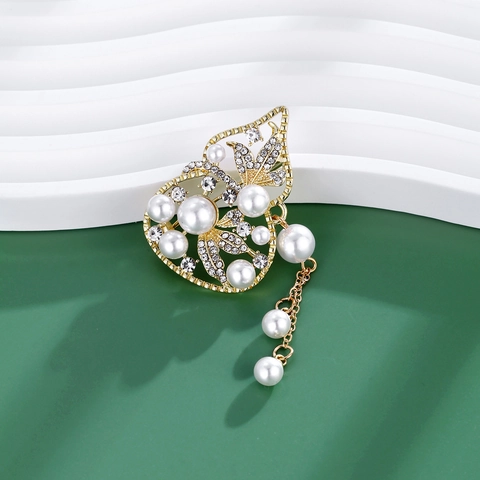 Vintage French Pearl Gourd Tassel Brooch Gold Alloy Rhinestone Hollow Flower Breastpin For Women Wedding Party Jewelry