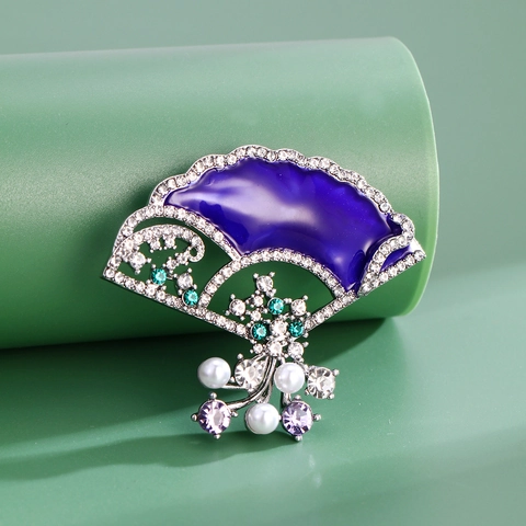 Vintage Chinese Style Fan Shaped Brooch With Enamel Rhinestone Imitation Pearl Dangles Zinc Alloy Elegant Breastpin Women Jewelry