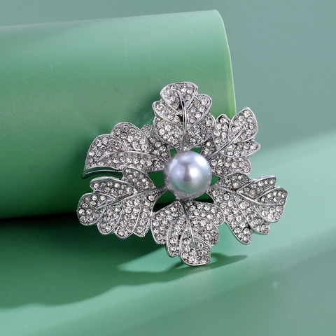 Spilla in Lega Vintage a Forma di Fiore e Foglia con Strass e Perla Artificial Gioielli Eleganti per Matrimoni Feste Accessori