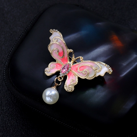 Vintage Legierung Schmetterling Brosche Emaille Strass Künstliche Perlenimitat Anhänger Pins Elegante Hochzeit Anzug Dekoration Damen Schmuck