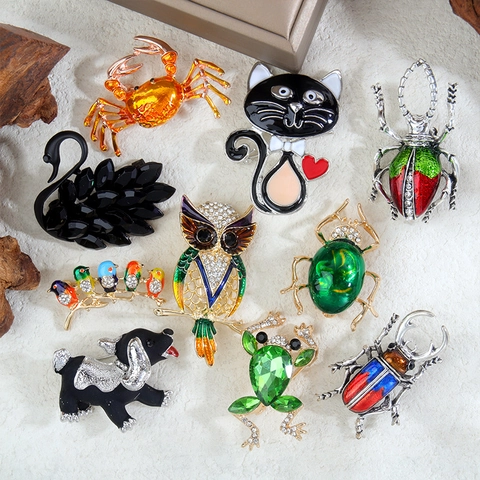 Vintage Legierung Tier Brosche Emaille Tropf Öl Strass Eingelegt Eule Katze Käfer Schwan Vogel Krabbe Hund Corsage Abzeichen Mode Schmuck Geschenk