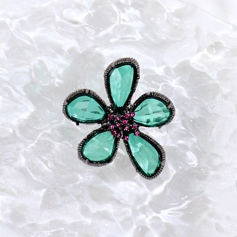Vintage Emerald Green Crystal Flower Brooch For Women Rose Red Rhinestone Floral Pin Alloy Clothing Accessories Jewelry Gift