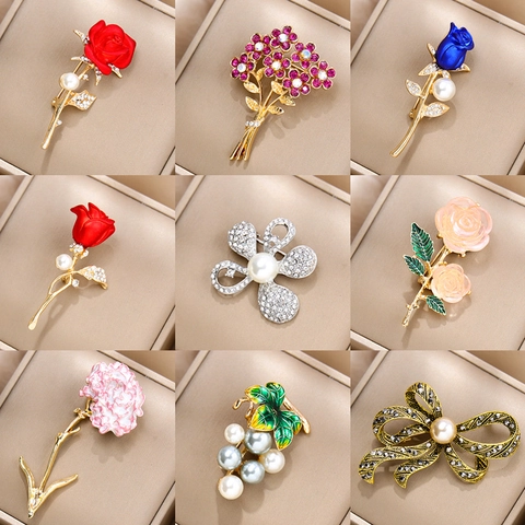 Spilla Vintage in Lega a Forma di Fiore per Donna Elegante Rosa Floreale con Strass Spilla in Smalto Anti-esposizione Gioielli Regalo