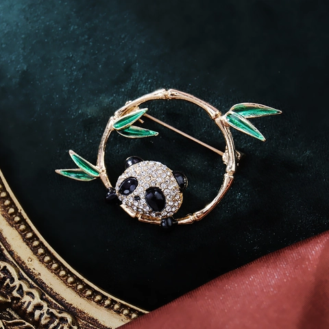 Nieuwe Chinese Stijl Vintage Panda Bamboe Brosche Goud Legering Groen Emaille Strass Dierlijke Corsage Voor Vrouwen Sieraden Cadeau