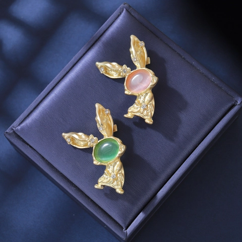 Vintage Alloy Rabbit Brooch With Cat's Eye Stone And Rhinestones Cute Animal Suit Pin For Women Fashion Jewelry Gift
