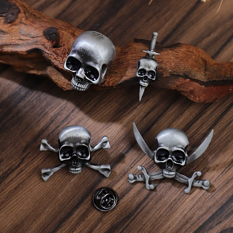 Spilla Teschio in Lega Vintage per Uomo Donna Gotico Punk Halloween Pirata Scheletro Pin Strass Angelo Ala Rosa Fiore Distintivo Gioielli