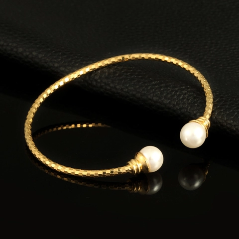 Eleganter 18K Vergoldeter Kupfer Armreif Mit Doppelten Imitationsperlen Vintage Rautenstruktur Offener Bangle Für Damen Schmuck