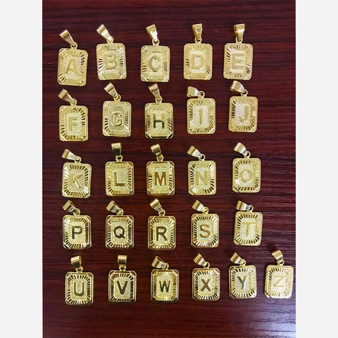 18K Vergoldete Kupfer Quadratische Buchstabe F Anhänger Halskette Retro Medaillenstil Geprägtes Alphabet Initialen Schmuck Damen