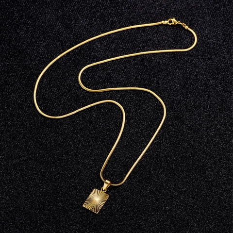 Minimalistische 18K Vergoldete Kupfer Halskette Rechteckiger Anhänger Sonnenstrahl Gravur Schlangenkette Damen Schmuck