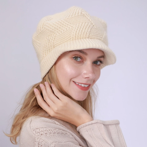 Women's Winter Knit Newsboy Cap With Brim Faux Rabbit Fur Warm Beanie Hat Autumn Winter Fashion Accessories Soft Comfortable