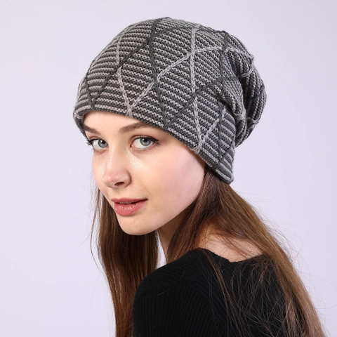 Unisex Winter Slouchy Beanie Knit Hat Warm Fleece Lined Geometric Diamond Grid Pattern Slouchy Cap Acrylic Headwear for Outdoor