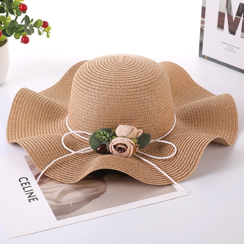 Women Summer Straw Sun Hat Foldable Wavy Wide Brim Sunshade Hat Floral Bow Beach Vacation Breathable Outdoor Woven Hat