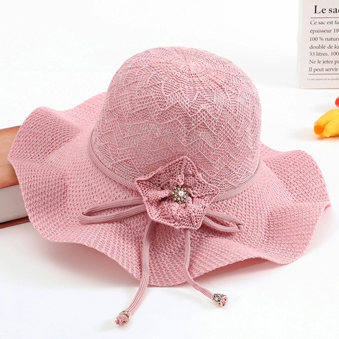 Women's Knitted Sun Hat Large Wavy Brim Cotton Linen Flower Beach Hat Breathable Sunscreen Straw Hat Style Summer Vacation Cap