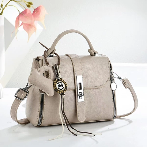 Women Fashion PU Leather Handbag Litchi Grain Small Square Bag Casual Daily Shoulder Crossbody Bag With Hanging Charms