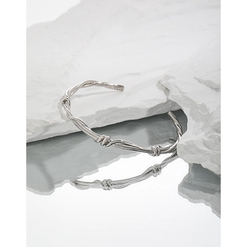 Brazalete Abierto de Plata de Ley S925 Vid Retorcida para Mujer Joyería Estilo Industrial Minimalista Accesorio de Acabado Pulido